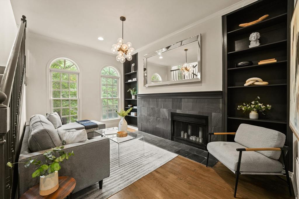 Holland Ave Twnhms 4002 - Residential