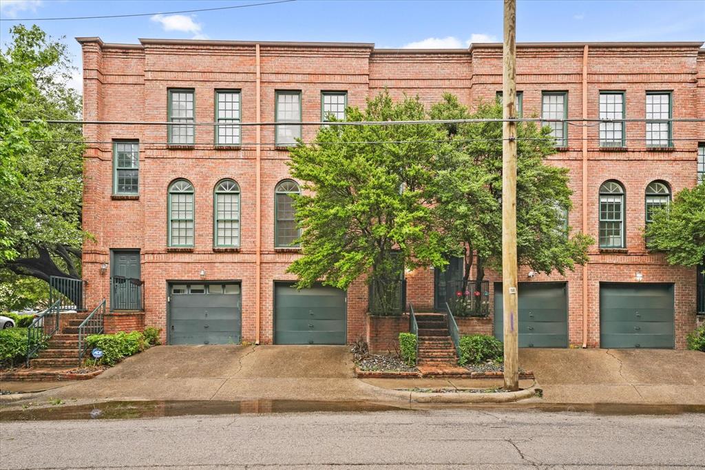 Holland Ave Twnhms 4002 - Residential