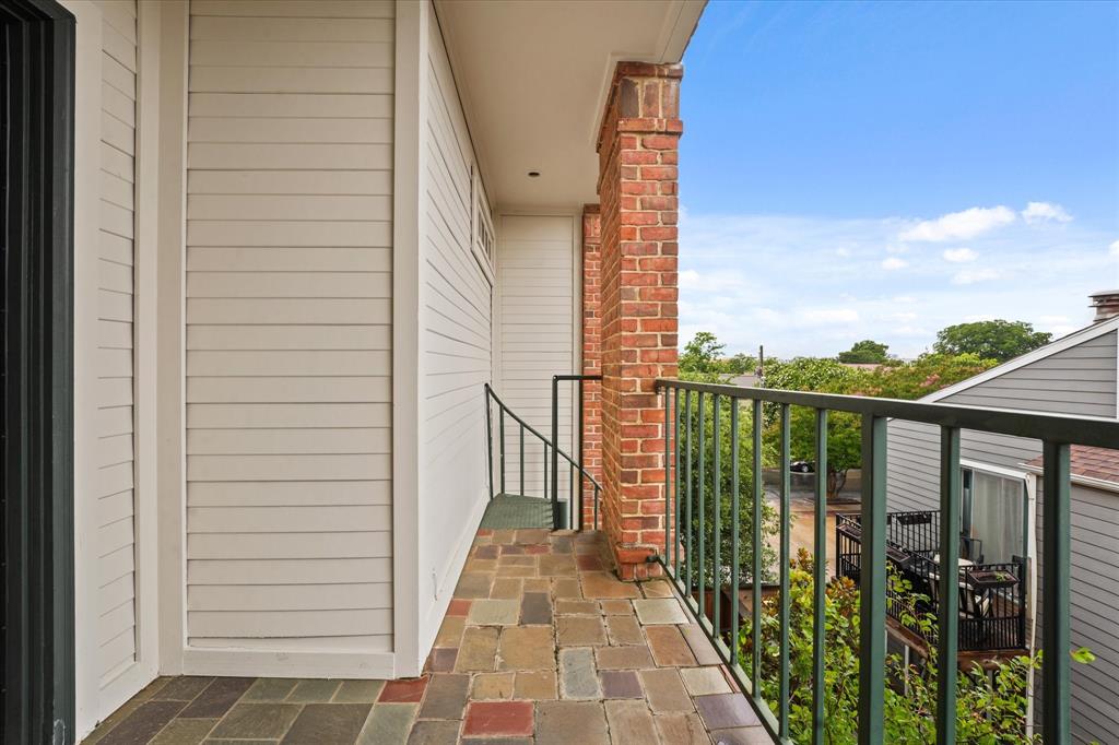 Holland Ave Twnhms 4002 - Residential