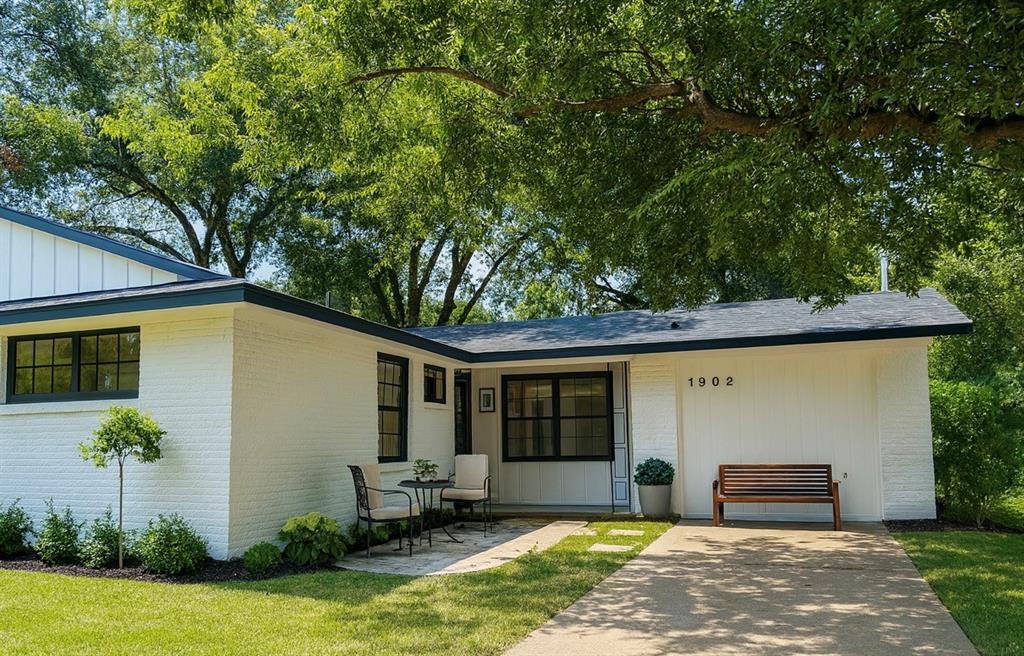 1902 Dorothy Drive