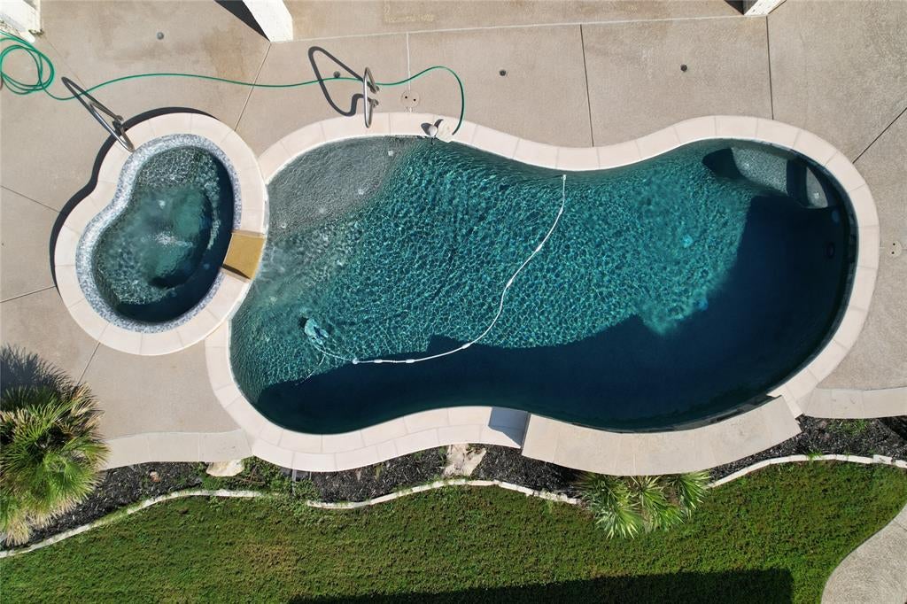 2612 Waters Edge Drive