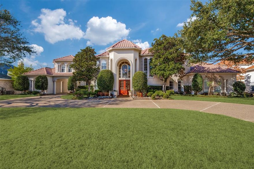 *Contract fell through at no fault of seller.* Steve Roberts, one owner home located on approximately one acre creek lot located in gated guarded Starwood. Walk into walls of windows overlooking panoramic views of resort style pool & spa, large, covered veranda with outdoor kitchen, built in grill, warming drawer & custom smoker. Outdoor features raised guest house with fireplace and large bathroom, kitchen, sliding glass doors & separate patio with gas fire pit makes this perfect for entertaining, pool house approx 638 sq ft. Gourmet kitchen offers all the bells and whistles, including large walk in pantry, Butler's pantry & 2 dishwashers, huge sit down bar perfect for entertaining! Kitchen opens to large family room & state of the art media room with walk in wet bar, kitchen area and pantry. Large bedrooms with built in desks & large closets. The sixth bedroom would make a wonderful exercise room with walk out balcony access. Additional features include, circular drive and porte cochere, two stairs, LED lighting, outdoor creek lighting, diving pool, three huge walk out attics, custom cabinets in garage with pull out drawers! Don't miss the opportunity to own this stunning estate, where elegance, comfort, and resort-style living come together seamlessly.