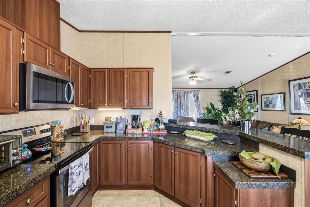 ABST: 897 SUR: F W WREDE 2 TRS COMB - Residential