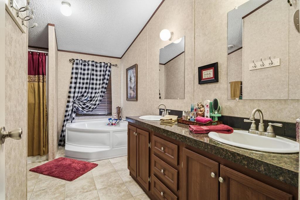 ABST: 897 SUR: F W WREDE 2 TRS COMB - Residential