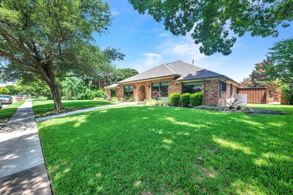 2225 Fountain Head Drive