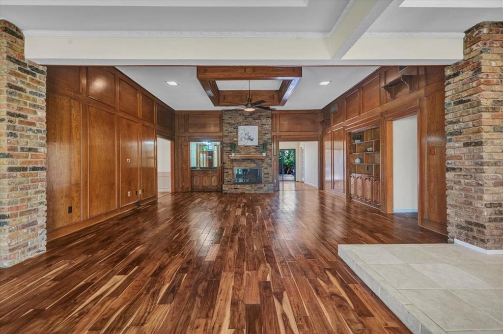 2225 Fountain Head Drive