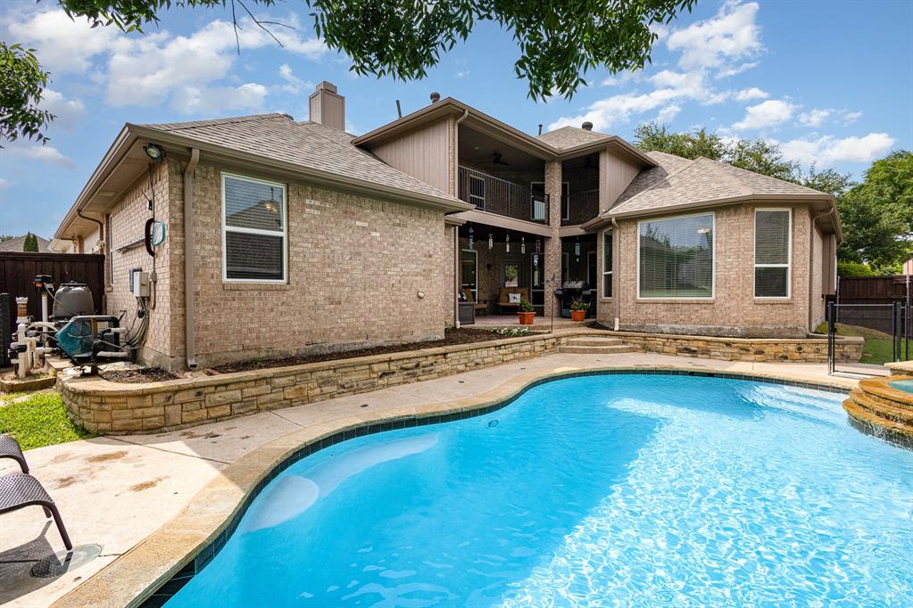 2916 Woods Drive