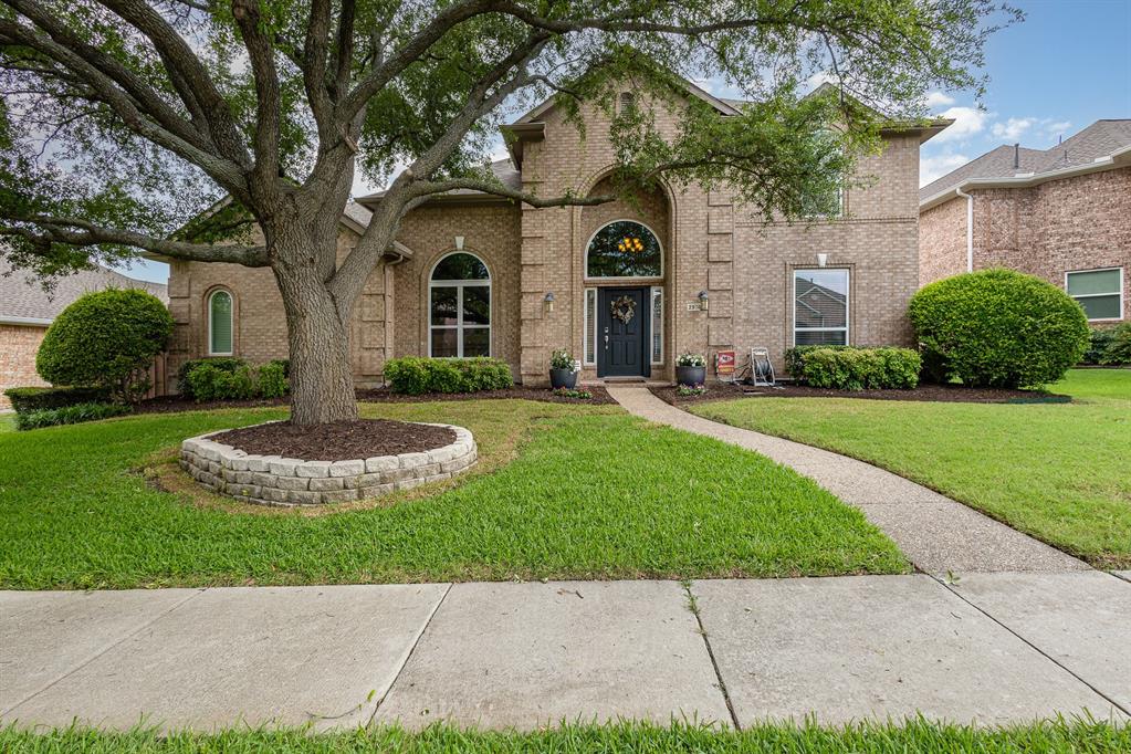 2916 Woods Drive