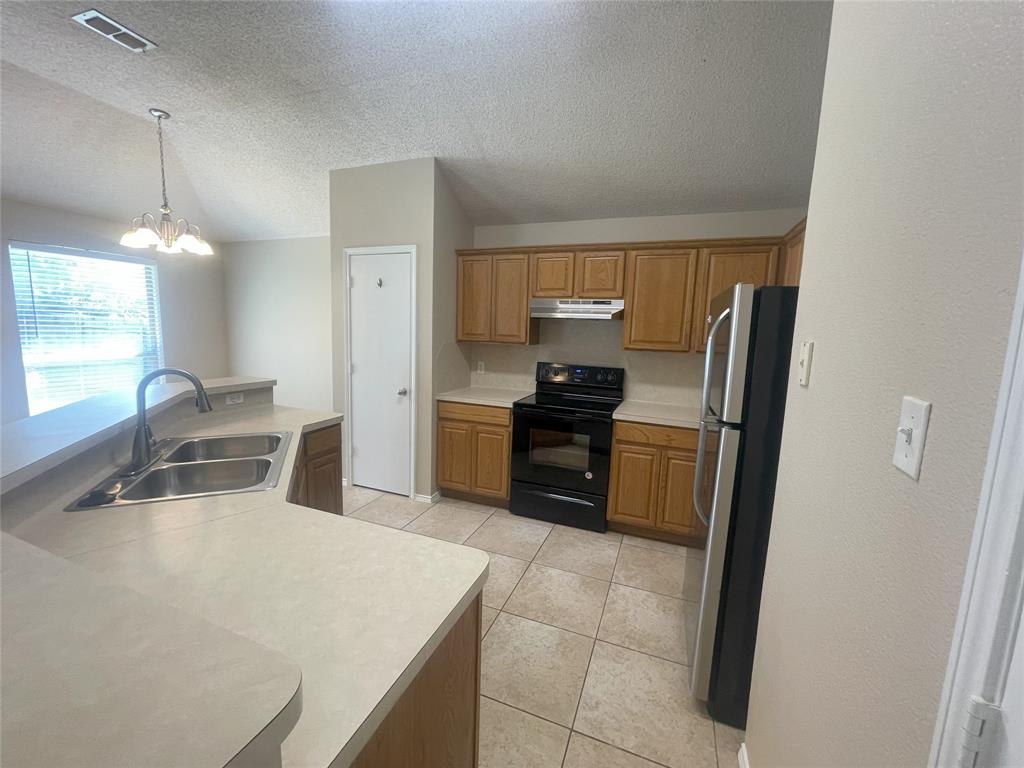 Ember Creek Estates Add - Residential Lease