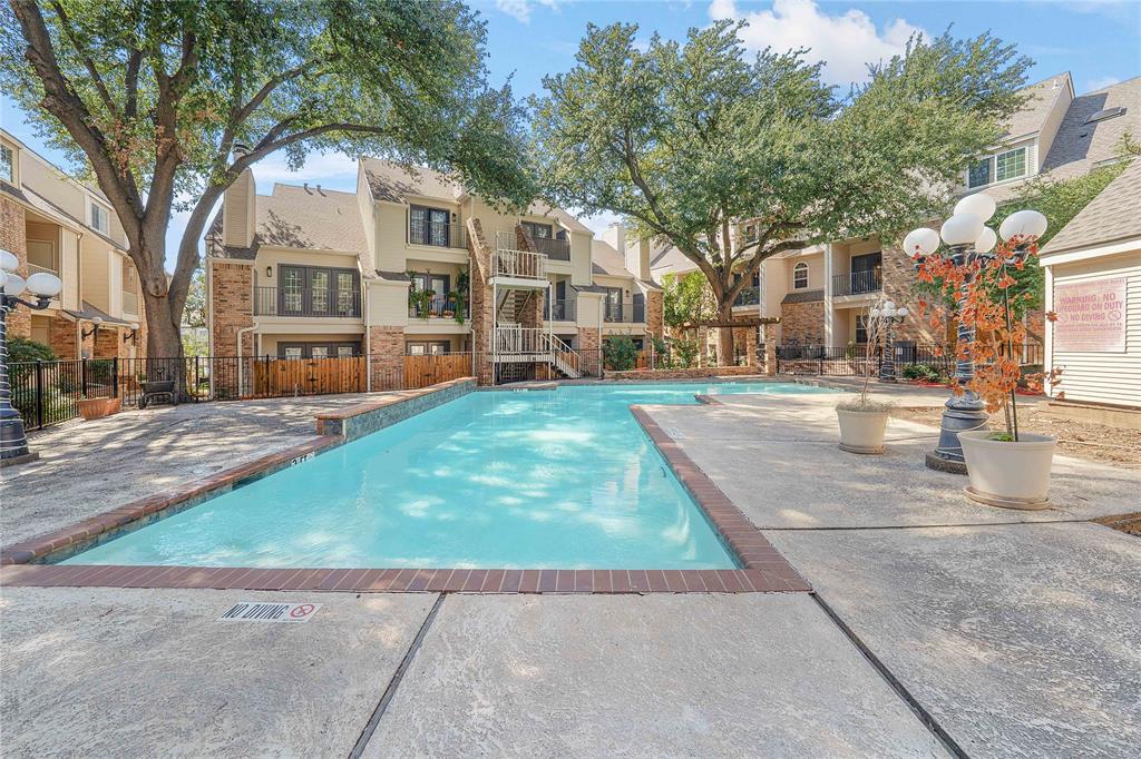 Parkway Quarter Condos - Residential