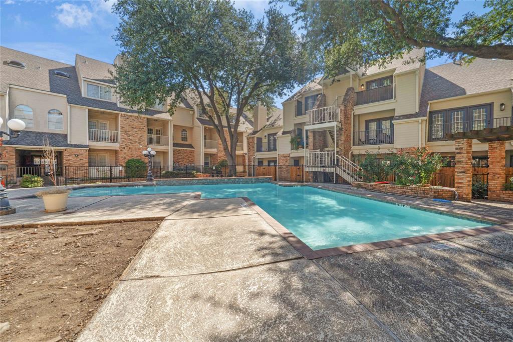 Parkway Quarter Condos - Residential