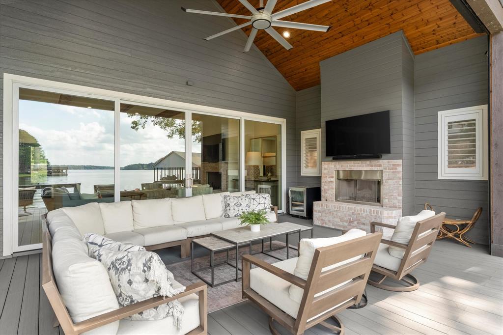 Tall Tree - Residential