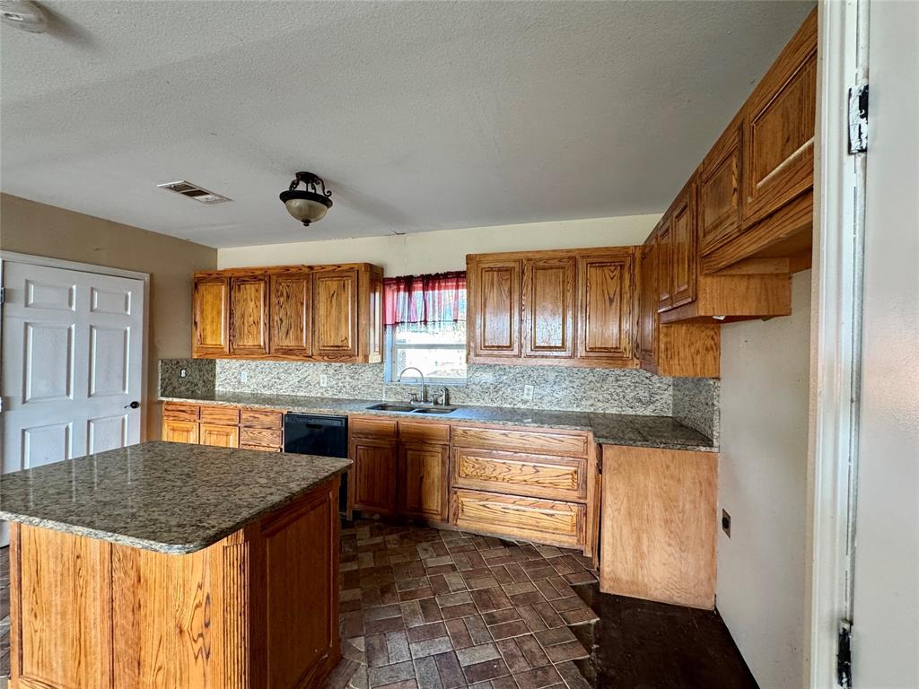 Elkins Jw - Residential