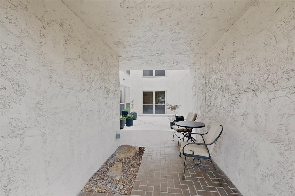 9707 Smokefeather Lane