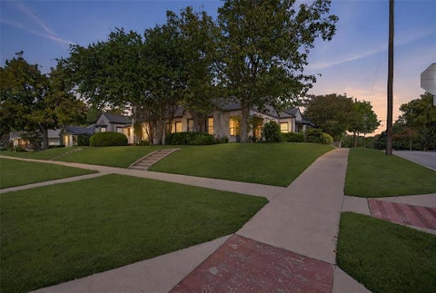 Photo of 4400 Birchman Avenue, Fort Worth, TX 76107 (MLS # 21417546)