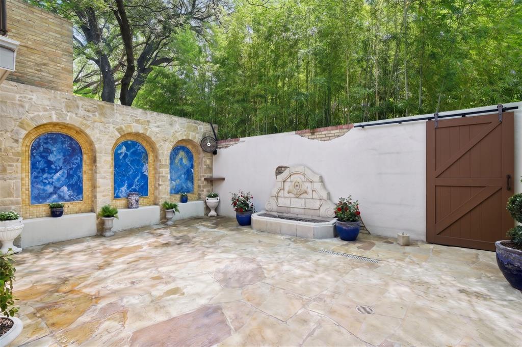 4656 Christopher Place