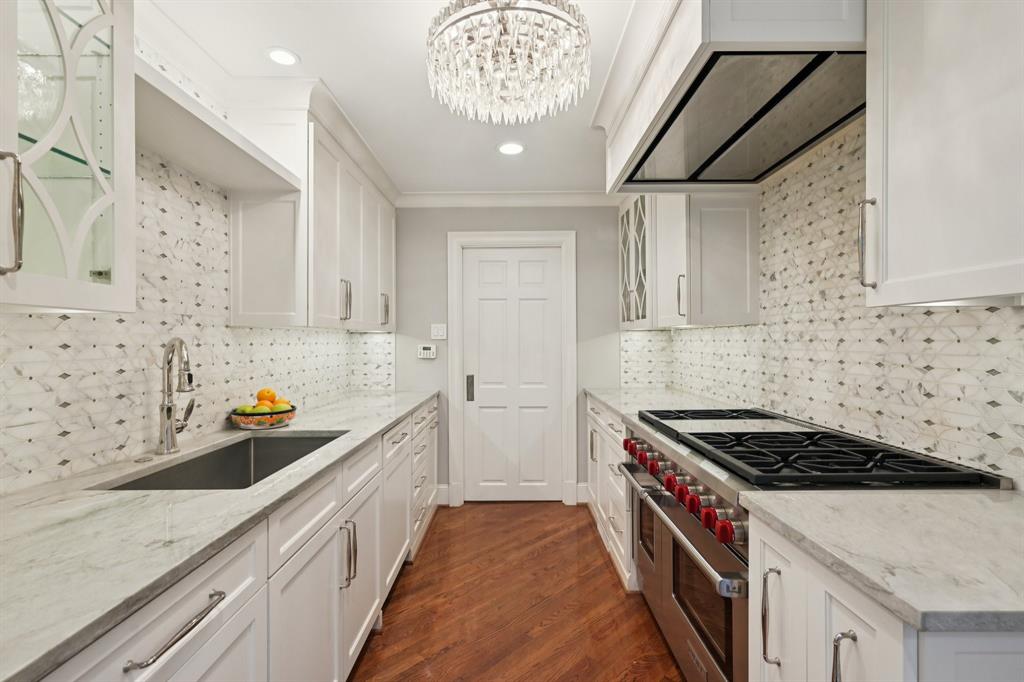 4656 Christopher Place