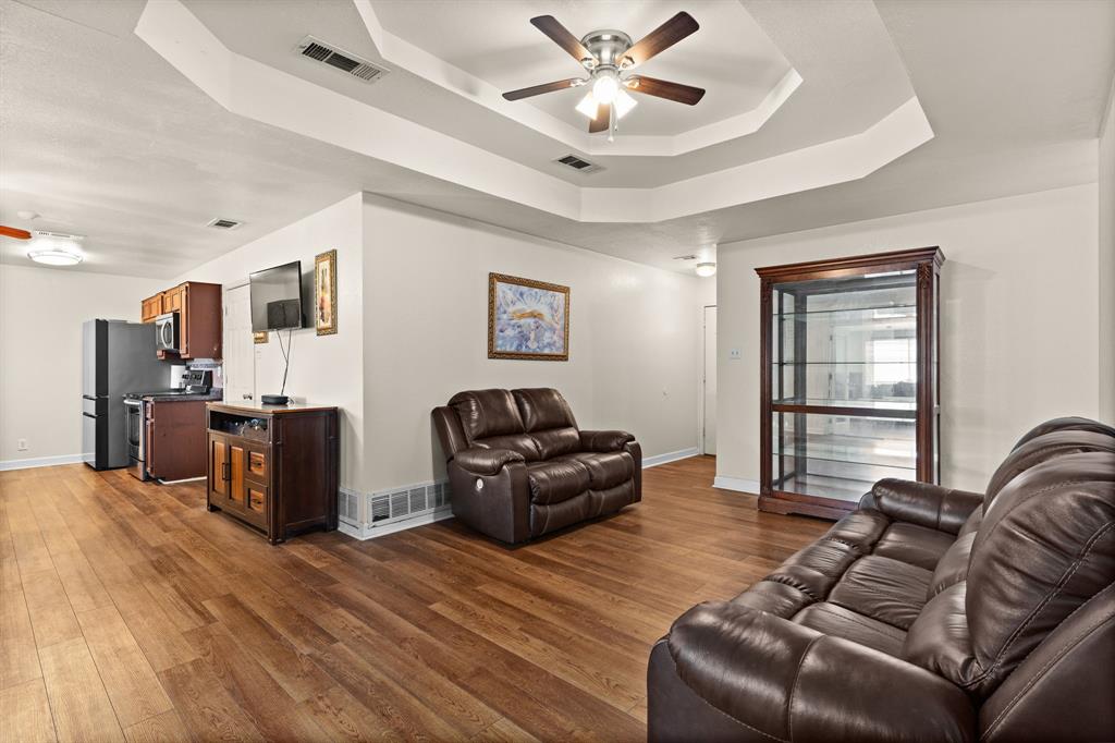 2711 Hemlock Drive