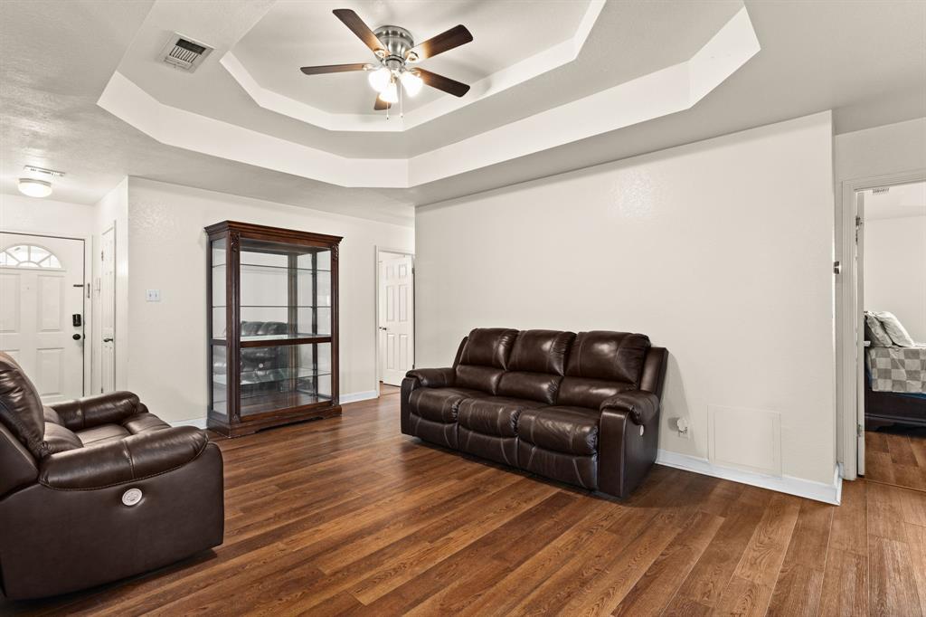 2711 Hemlock Drive