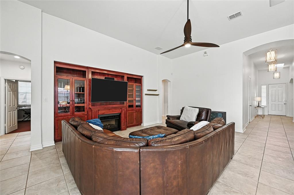 Flower Mound, Texas 75022, United States, 4 Bedrooms Bedrooms, ,3 BathroomsBathrooms,Residential,Pending,200217