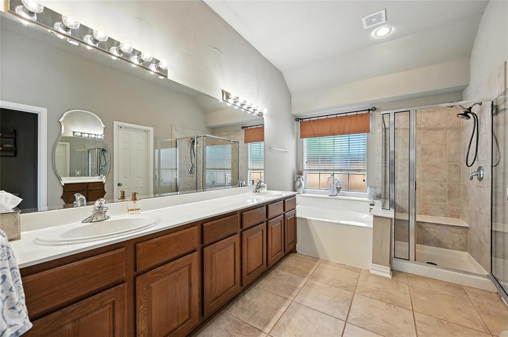 Flower Mound, Texas 75022, United States, 4 Bedrooms Bedrooms, ,3 BathroomsBathrooms,Residential,Pending,200217