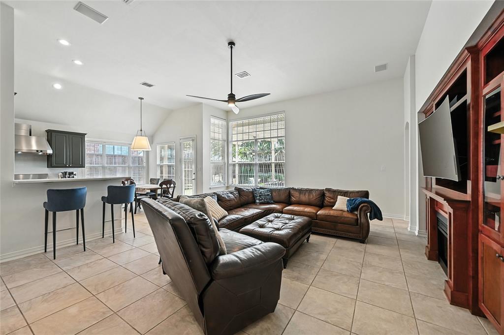 Flower Mound, Texas 75022, United States, 4 Bedrooms Bedrooms, ,3 BathroomsBathrooms,Residential,Pending,200217