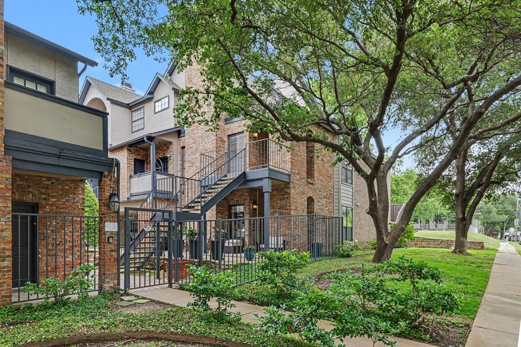 Barrington Oaks at Turtle Creek - Residential