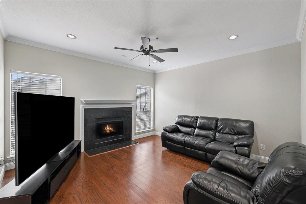 4102 Buena Vista Street 5
