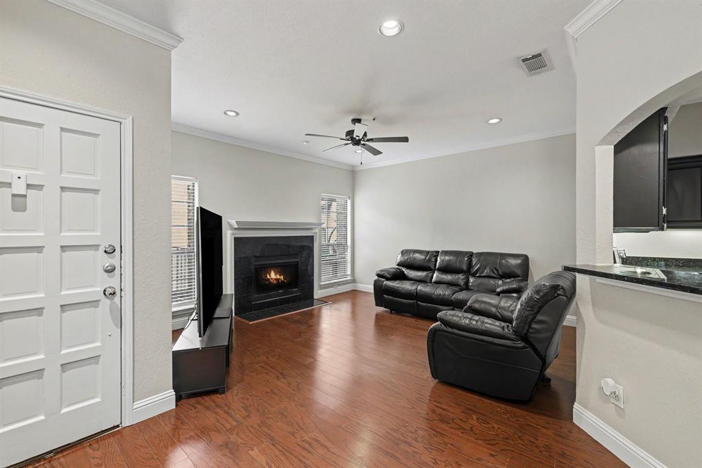 4102 Buena Vista Street 5