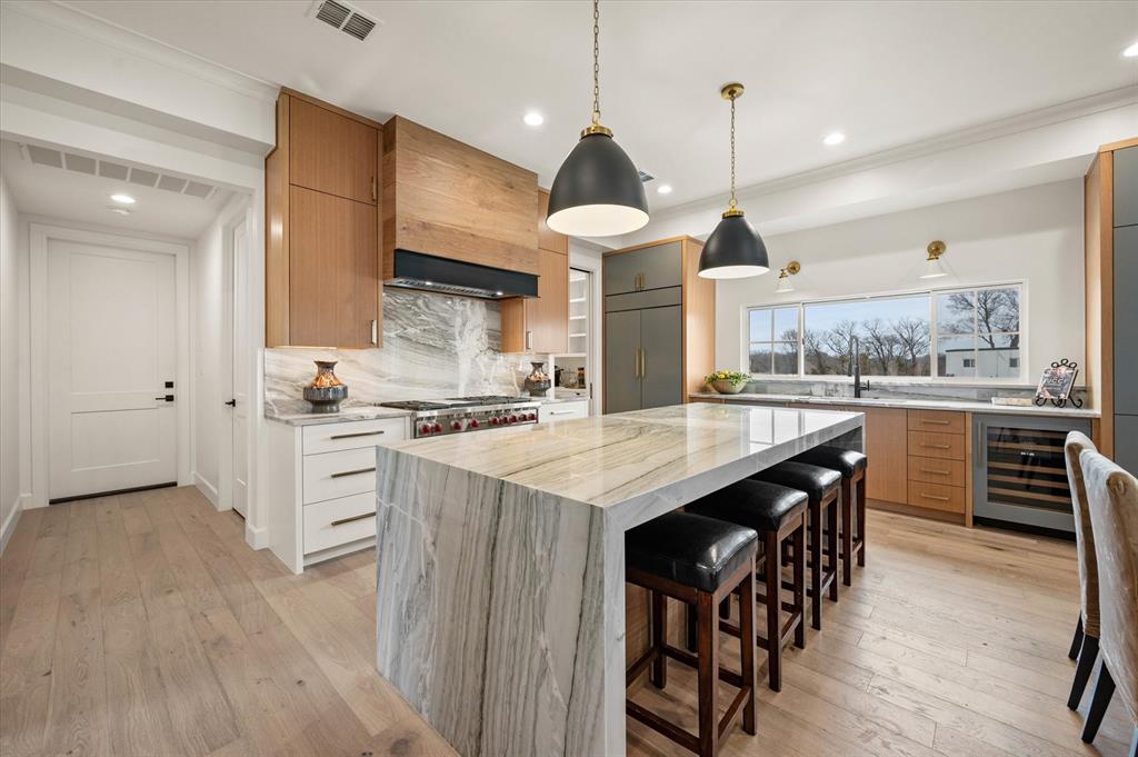 2913 Lakeside Village Boulevard