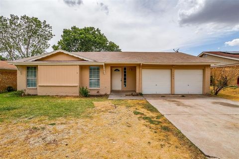 7609 Clover Lane Watauga TX 76148