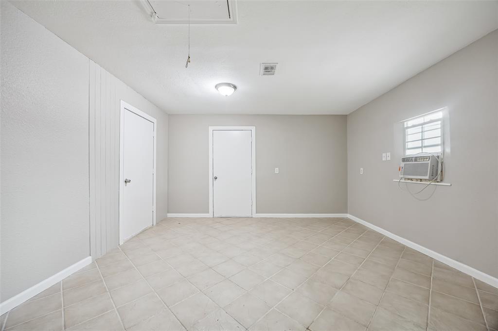 Jose Maria Zambrano 640 Acre S - Residential