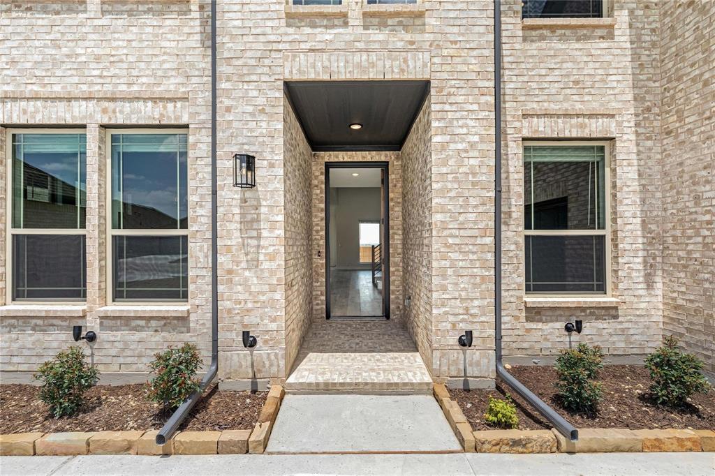 1028 Moss Grove Trail