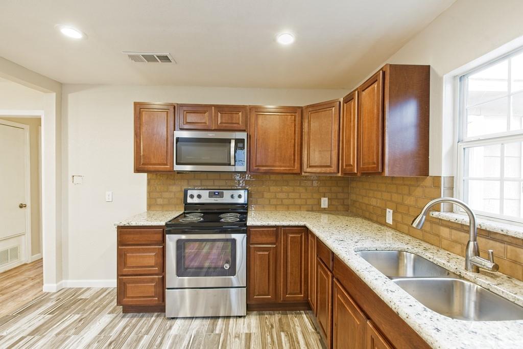 Plano, Texas 75074, United States, 3 Bedrooms Bedrooms, ,2 BathroomsBathrooms,Residential,Pending,185459