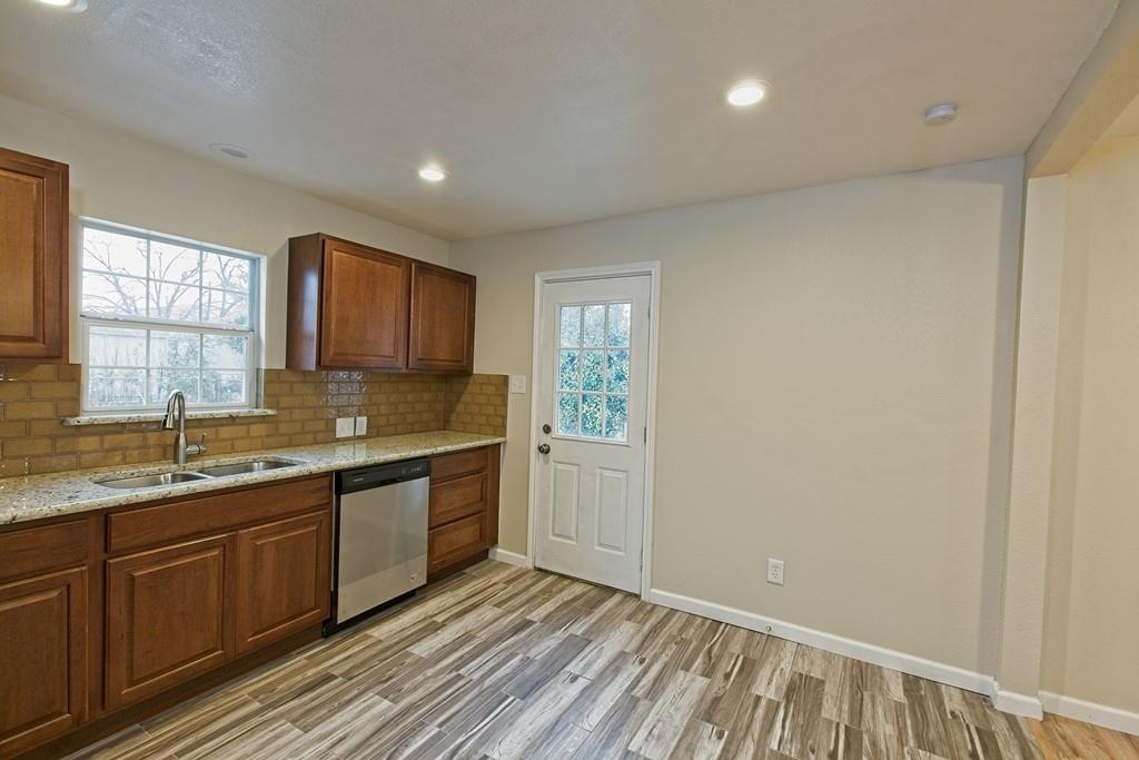 Plano, Texas 75074, United States, 3 Bedrooms Bedrooms, ,2 BathroomsBathrooms,Residential,Pending,185459