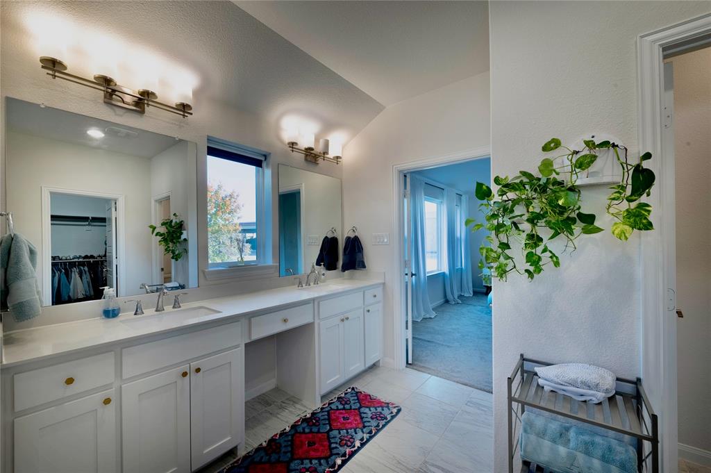 400 Shoreline Street