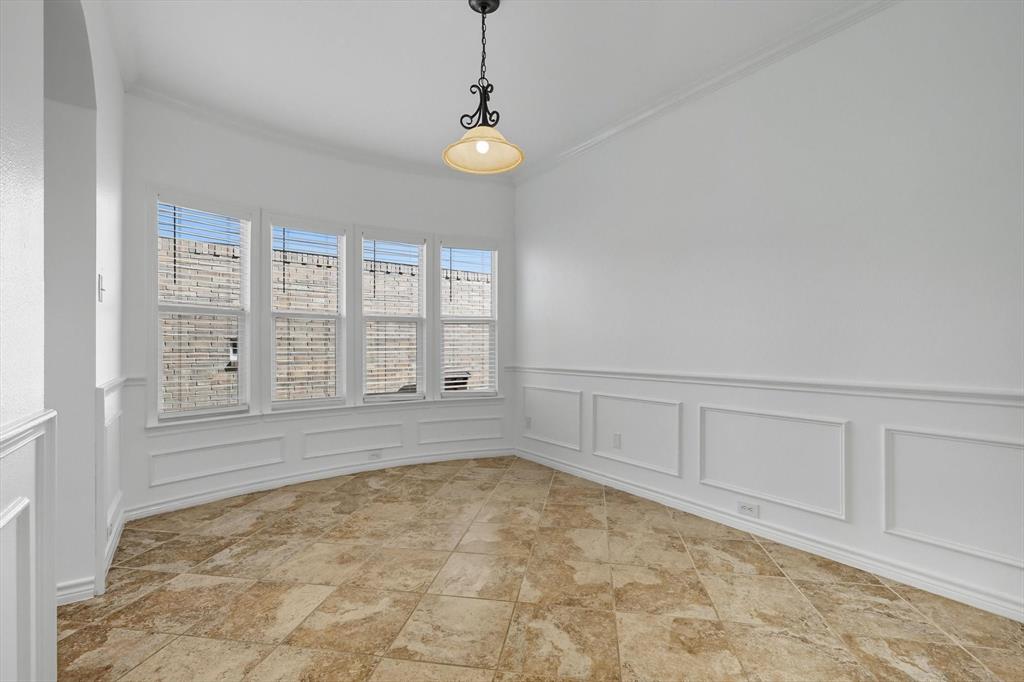 5904 Meadowglen Drive