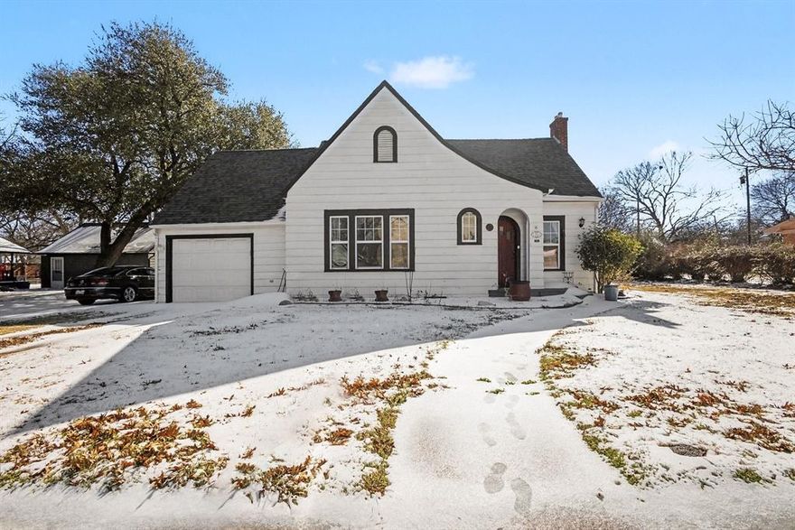 This charming in-town home blends 1940s character with thoughtful modern updates. Offering two bedrooms and two
bathrooms, it retains the warmth and personality of its original era while feeling fresh, comfortable, and move-in ready.
Inside, you’ll find a welcoming layout with updated finishes that complement the home’s vintage appeal—think refreshed
tasteful fixtures, and an inviting, light-filled atmosphere. The living spaces feel cozy yet functional, perfect for everyday living or hosting guests.
Out back, a detached shed provides convenient storage or potential workshop space, while the
backyard offers room to relax, garden, or entertain. Located right in town, this home delivers the
best of both worlds: classic charm, modern comfort, and easy access to local shops, dining, and
amenities.
It’s a lovely blend of history and livability—full of character, but ready for today.