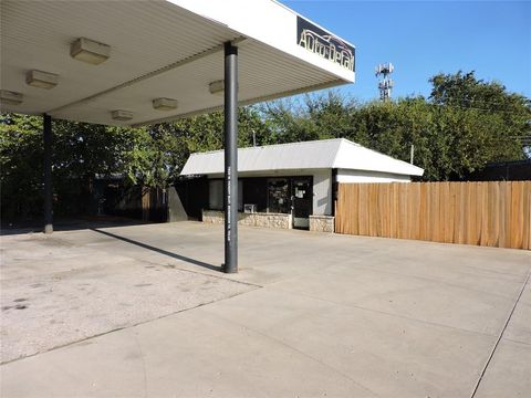 7385 W Vickery Boulevard Benbrook TX 76116