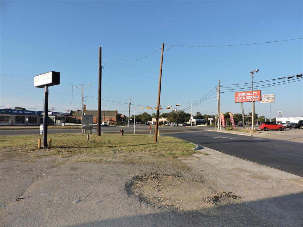 7385 W Vickery Boulevard