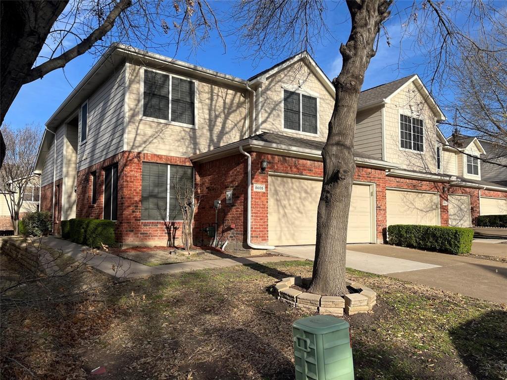 8605 Hunters Trace Lane