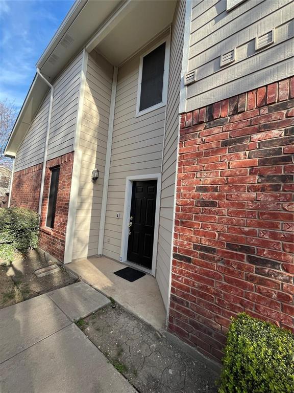 8605 Hunters Trace Lane