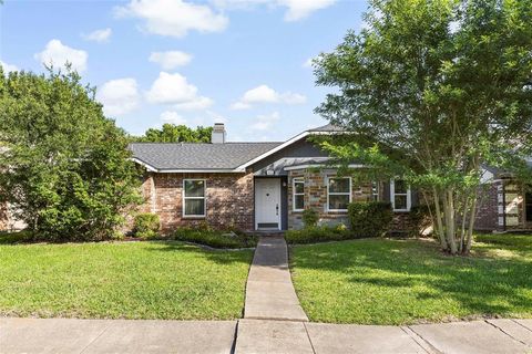 Photo of 9212 Shipman Street, Rowlett, TX 75088 (MLS # 21192296)