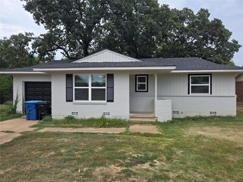 Photo of 519 Forrest Lane, Denison, TX 75021 (MLS # 21357865)