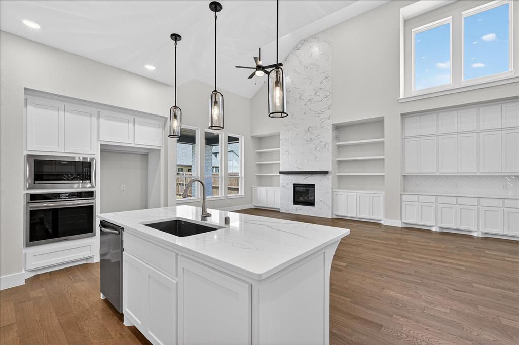 2729 Buckingham Lane