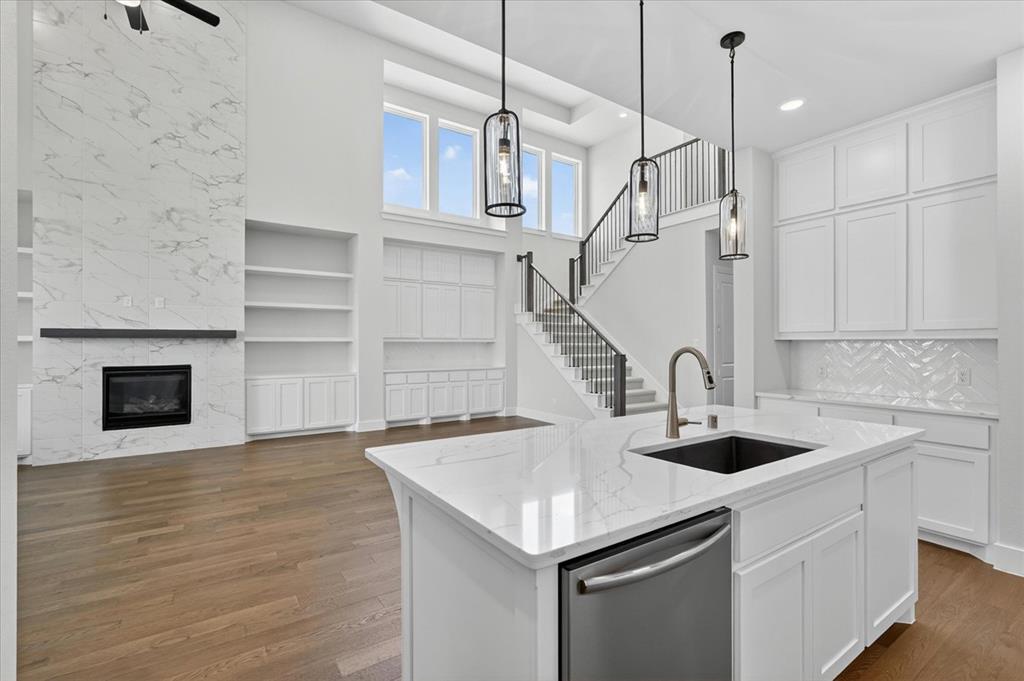 2729 Buckingham Lane