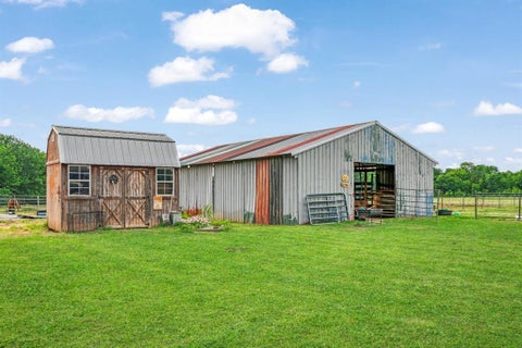 Tiny photo for 1890 County Road 34520, Sumner, TX 75486 (MLS # 21272068)