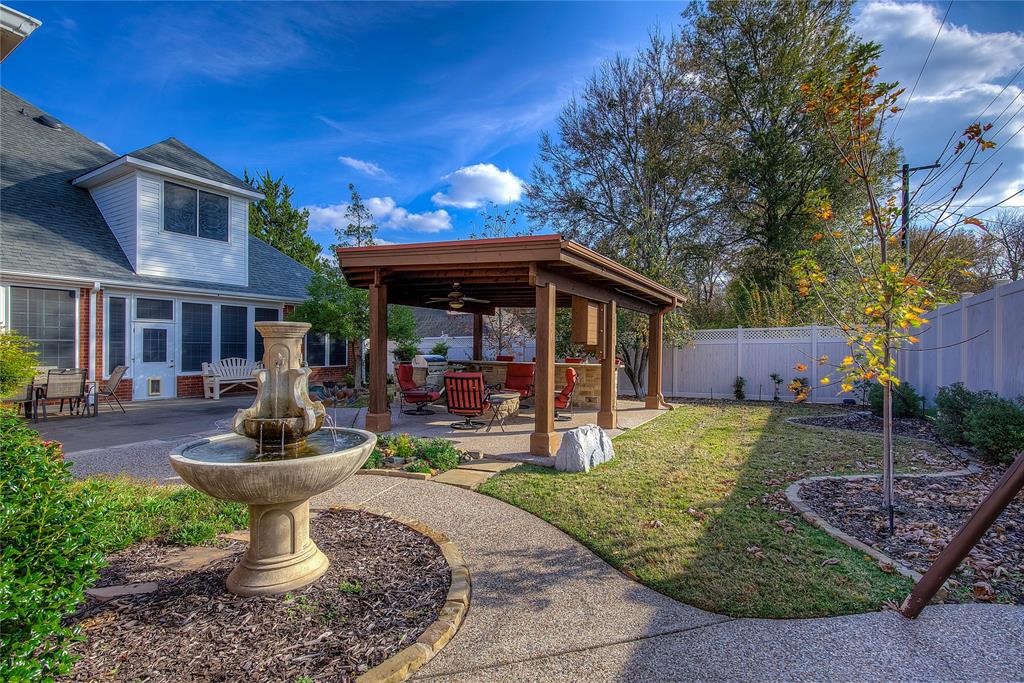 6404 Creekside Drive