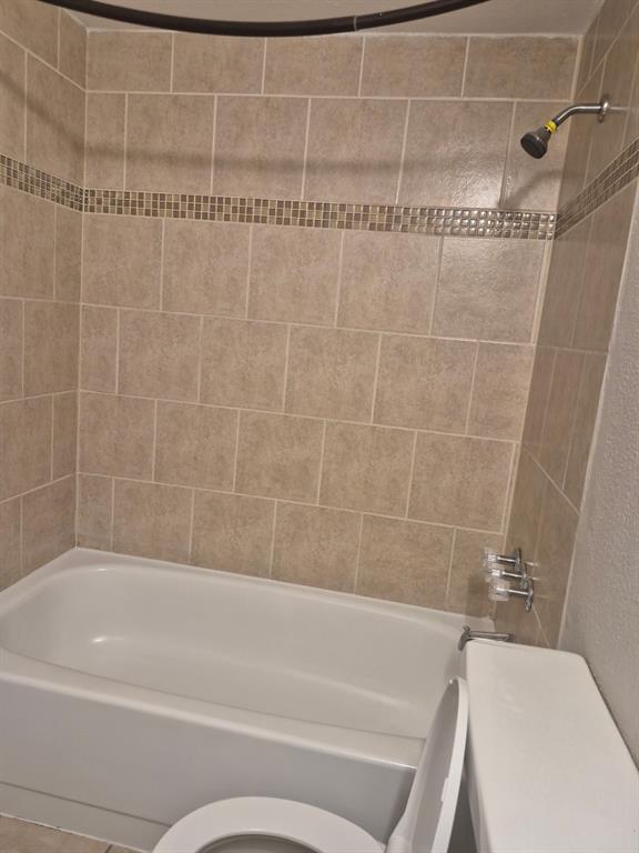 8110 Skillman Street 1070