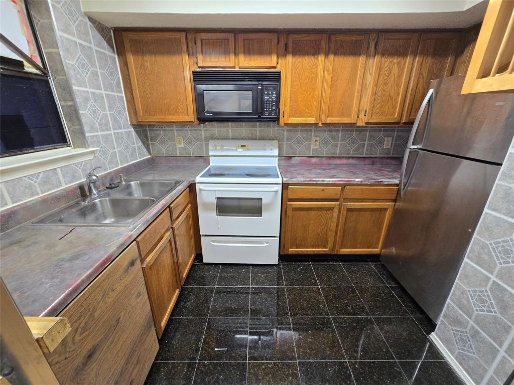 9835 Walnut Street 203